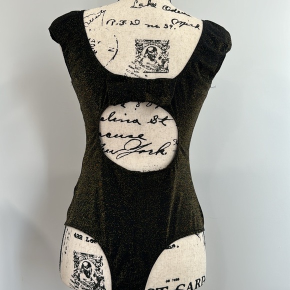 Top - Picture 4 of 5